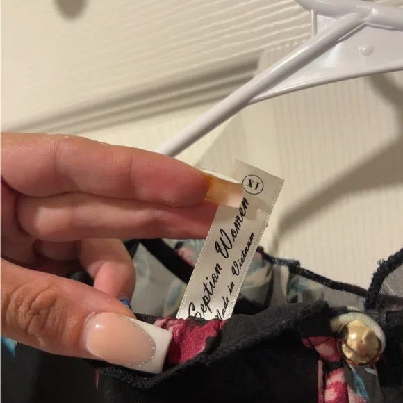 Floral Sheer Black Blouse - Picture 3 of 3